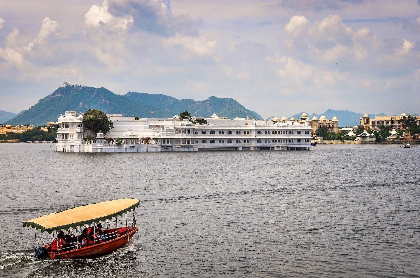 Lake City Udaipur Tour